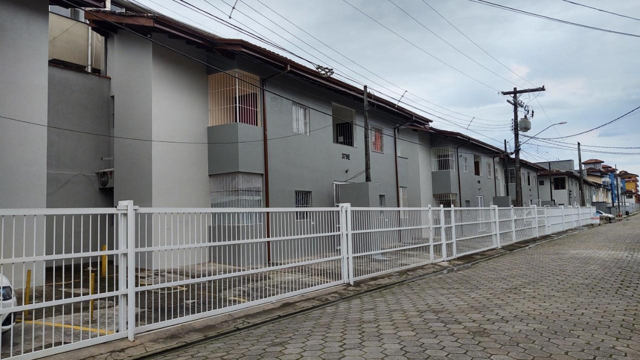 Apartamento Ubatuba - Praia Grande - 250M Da Praia Exterior photo